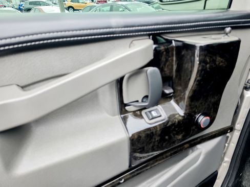 Used 2025 Chevrolet Express 2500 w/ Driver Convenience Package image 8