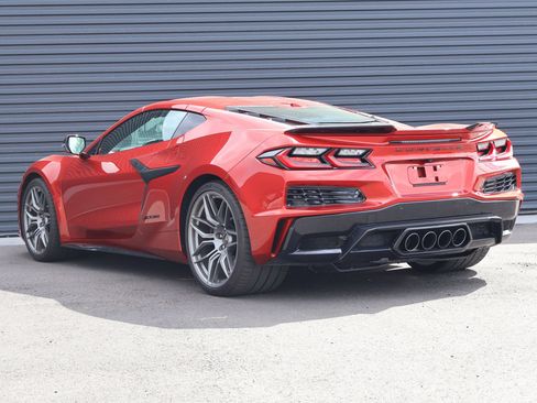 Used 2025 Chevrolet Corvette Z06 RWD image 7