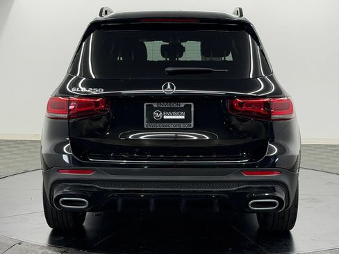 Used 2021 Mercedes-Benz GLB 250 image 11
