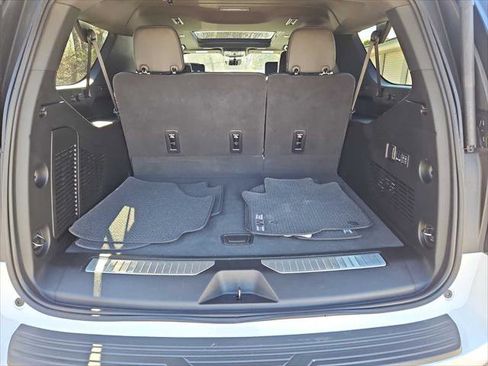 Used 2025 GMC Yukon XL Denali w/ Denali Reserve Package AWD/4WD image 39