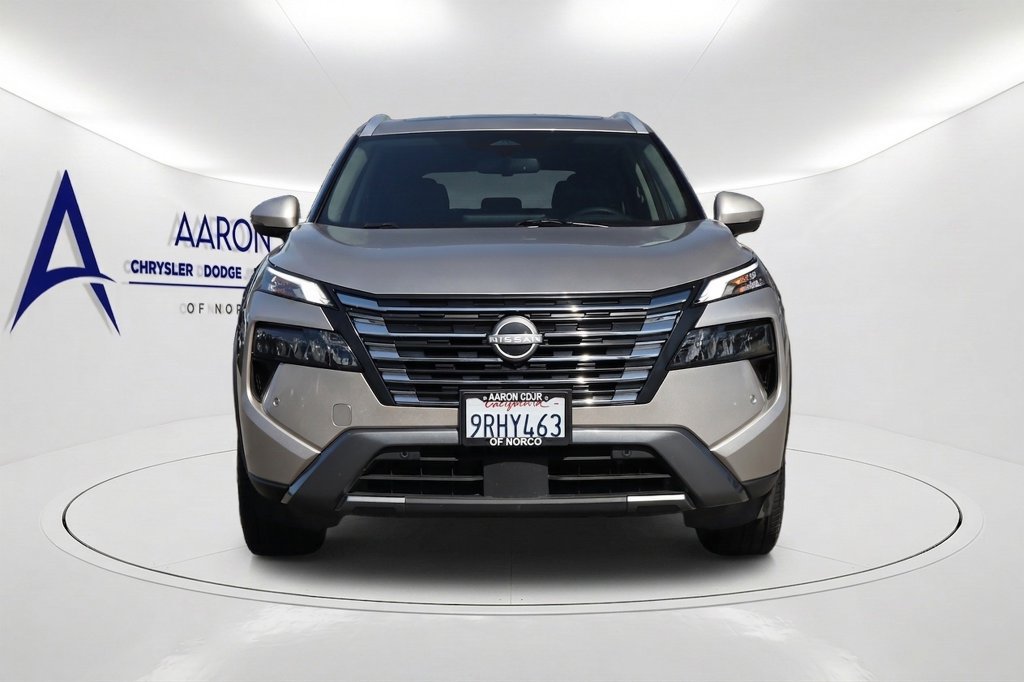 Used 2025 Nissan Rogue SL w/ SL Premium Package AWD/4WD image 2