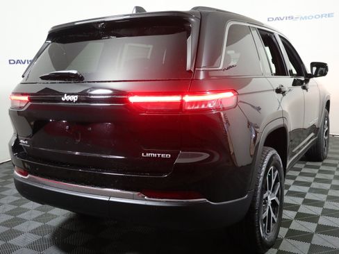 New 2025 Jeep Grand Cherokee Limited w/ Luxury Tech Group II AWD/4WD image 5