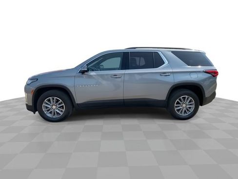 Used 2023 Chevrolet Traverse LT FWD image 7