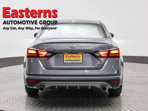 Used 2024 Nissan Altima 2.5 SV w/ SV Premium Package AWD/4WD image 6
