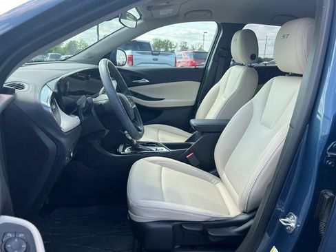 Used 2025 Buick Encore GX Sport Touring w/ Advanced Technology Package FWD image 8