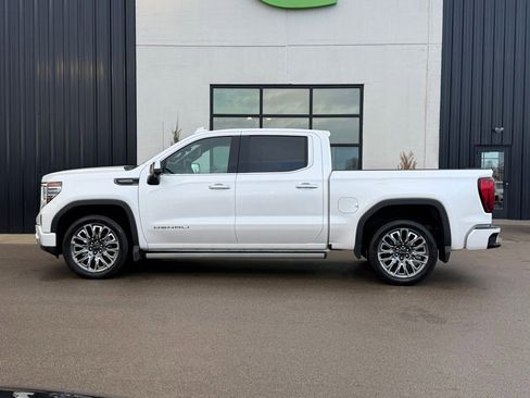 Used 2024 GMC Sierra 1500 Denali Ultimate image 2