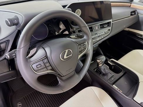 Used 2023 Lexus ES 350 w/ Premium Package FWD image 13