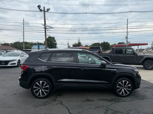 Used 2024 Volkswagen Taos SE image 8