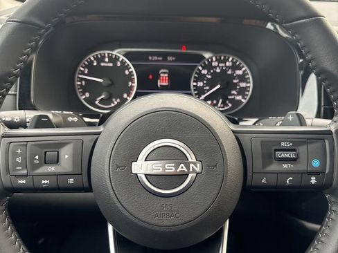 Used 2024 Nissan Pathfinder SV image 25