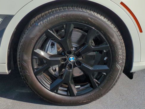 Used 2026 BMW X7 xDrive40i image 13