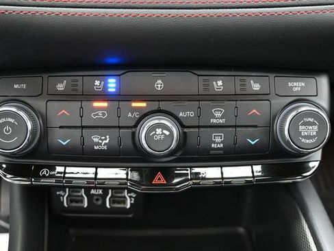 Used 2024 Dodge Durango GT AWD/4WD image 23