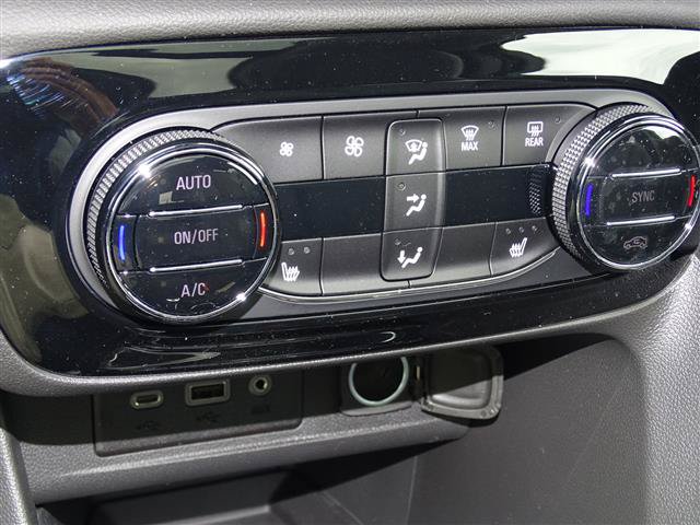 Used 2023 Buick Encore GX Essence w/ Experience Buick Package FWD image 12