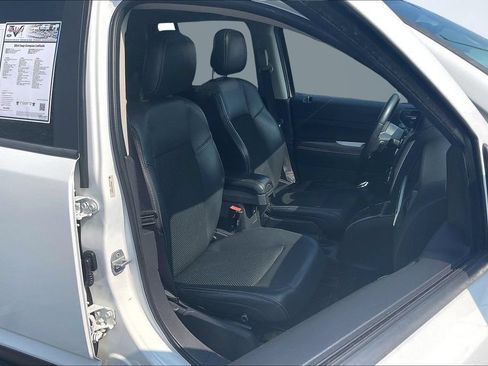 Used 2014 Jeep Compass Latitude w/ Sun/Sound Group FWD image 28