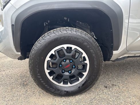 Used 2024 Toyota Tacoma TRD Off-Road AWD/4WD image 11