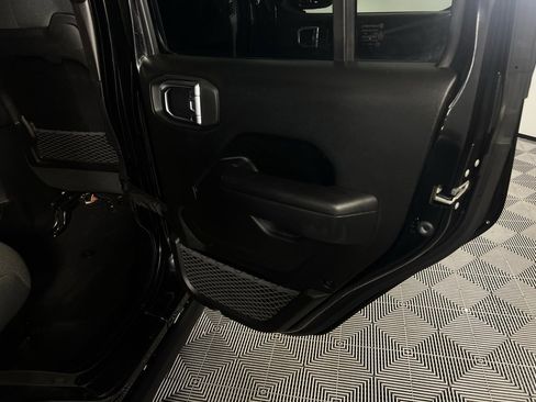 Certified 2025 Jeep Wrangler Unlimited Rubicon image 30