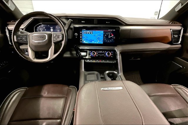 Used 2025 GMC Sierra 2500 Denali w/ Denali Reserve Package AWD/4WD image 19