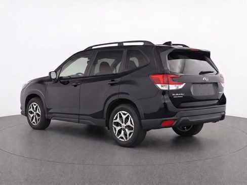 Used 2023 Subaru Forester Premium AWD/4WD image 4