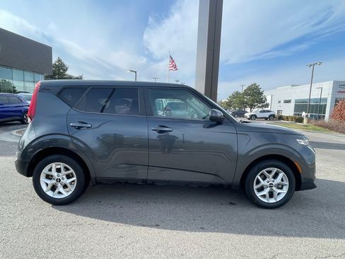 Used 2022 Kia Soul LX w/ Technology Package image 6
