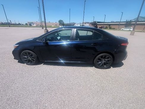 Used 2024 Toyota Corolla SE w/ SE Convenience Package FWD image 9
