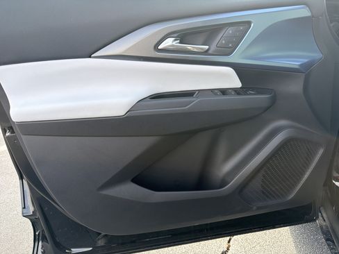 New 2026 Chevrolet Equinox EV LT image 10