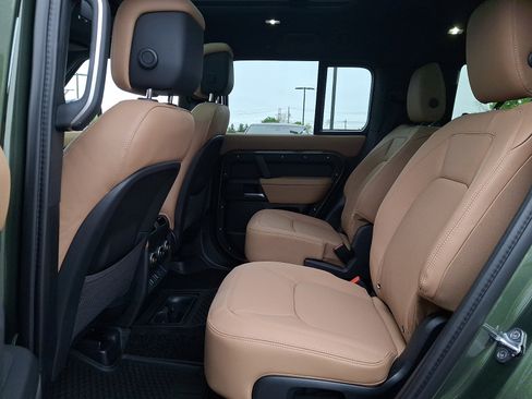 New 2026 Land Rover Defender 130 X-Dynamic SE AWD/4WD image 8