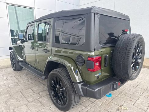 Used 2022 Jeep Wrangler Unlimited Sahara AWD/4WD image 5