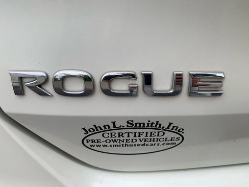 Used 2016 Nissan Rogue SV w/ SV Premium Package FWD image 31