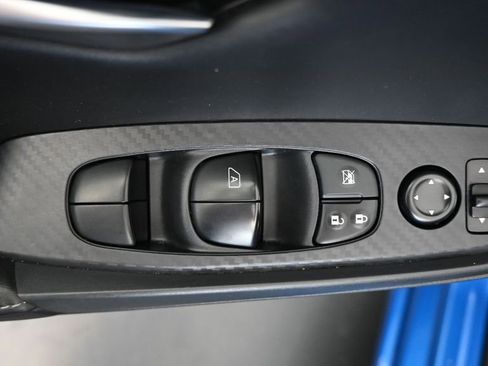 Used 2025 Nissan Sentra SV FWD image 22