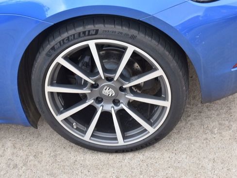 Used 2018 Porsche 718 Cayman image 12