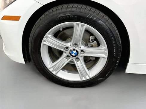 Used 2015 BMW 320i Sedan RWD image 29