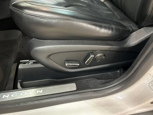 Used 2019 Lincoln MKC Reserve w/ MKC Technology Package AWD/4WD image 11