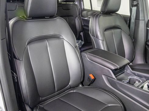 New 2025 Jeep Grand Cherokee L Limited w/ Black Appearance Package image 37