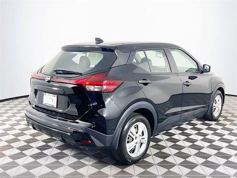 Used 2022 Nissan Kicks S image 8
