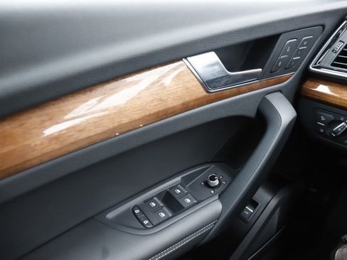 Used 2022 Audi Q5 2.0T Premium Plus w/ Premium Plus Package image 24