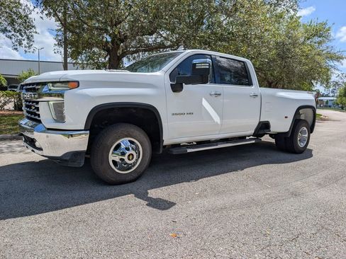 Used 2022 Chevrolet Silverado 3500 LTZ w/ LTZ Convenience Package image 3
