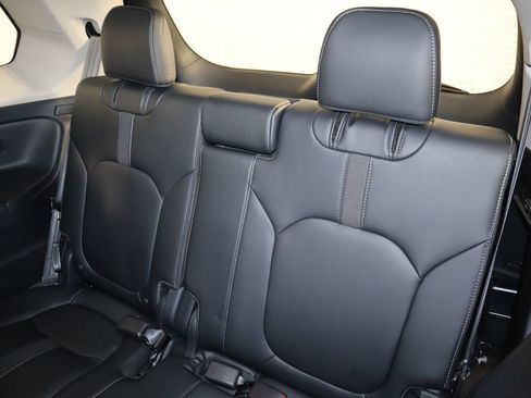 Used 2025 Honda Pilot EX-L image 19