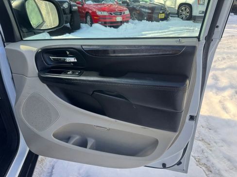 Used 2014 RAM C/V Tradesman FWD image 38