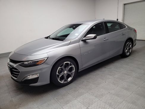 Used 2023 Chevrolet Malibu LT FWD image 2