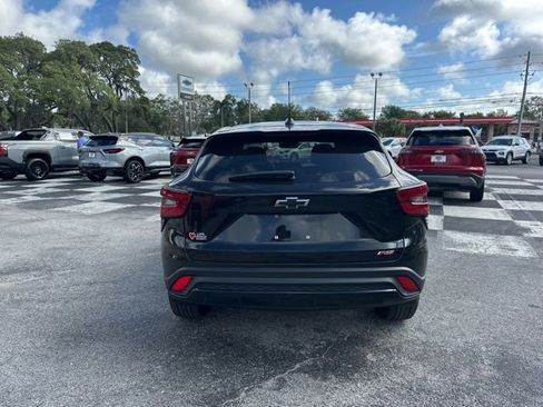Used 2024 Chevrolet Trax RS w/ Sunroof Package FWD image 4