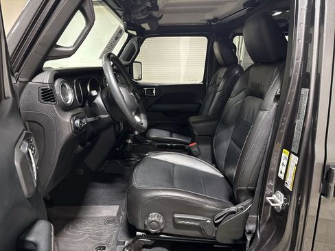 Used 2018 Jeep Wrangler Unlimited Sahara AWD/4WD image 20