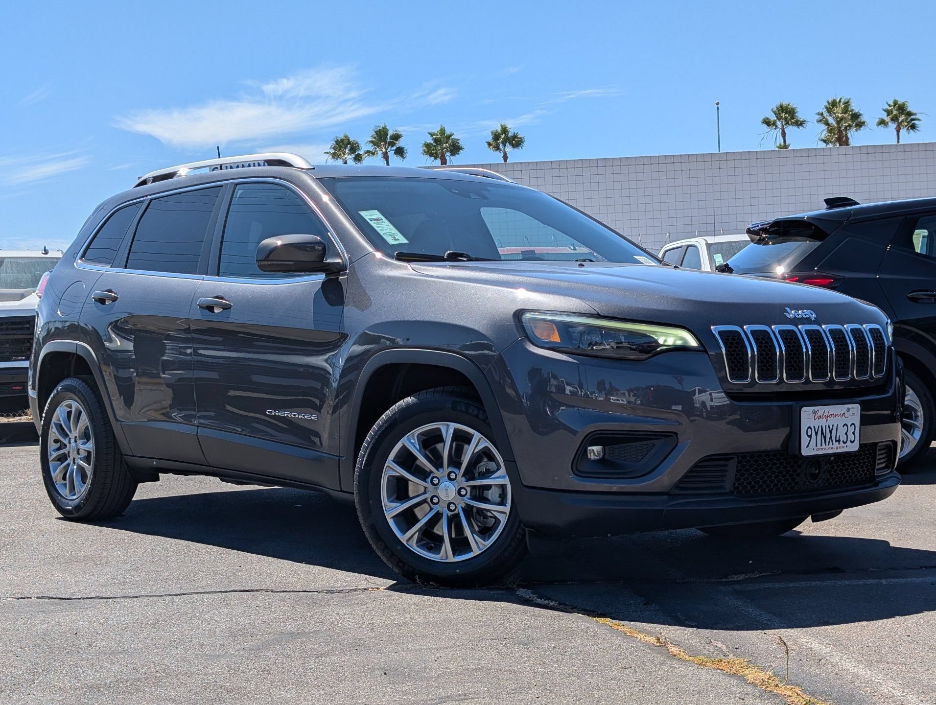Used 2021 Jeep Cherokee Latitude Lux w/ Comfort/Convenience Group FWD image 2