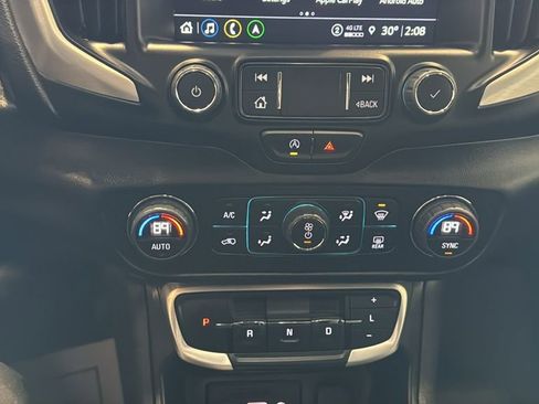 Used 2023 GMC Terrain SLE w/ Driver Convenience Package image 27