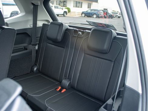 Used 2023 Volkswagen Tiguan SE image 23