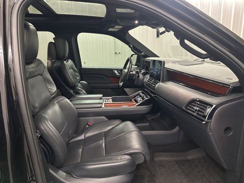 Used 2022 Lincoln Navigator Reserve image 47