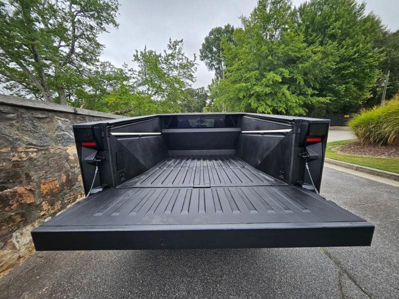 Used 2024 Tesla Cybertruck AWD Crew Cab image 86