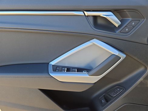 New 2025 Audi Q3 2.0T Premium image 15
