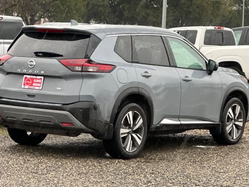 Used 2021 Nissan Rogue SL image 3