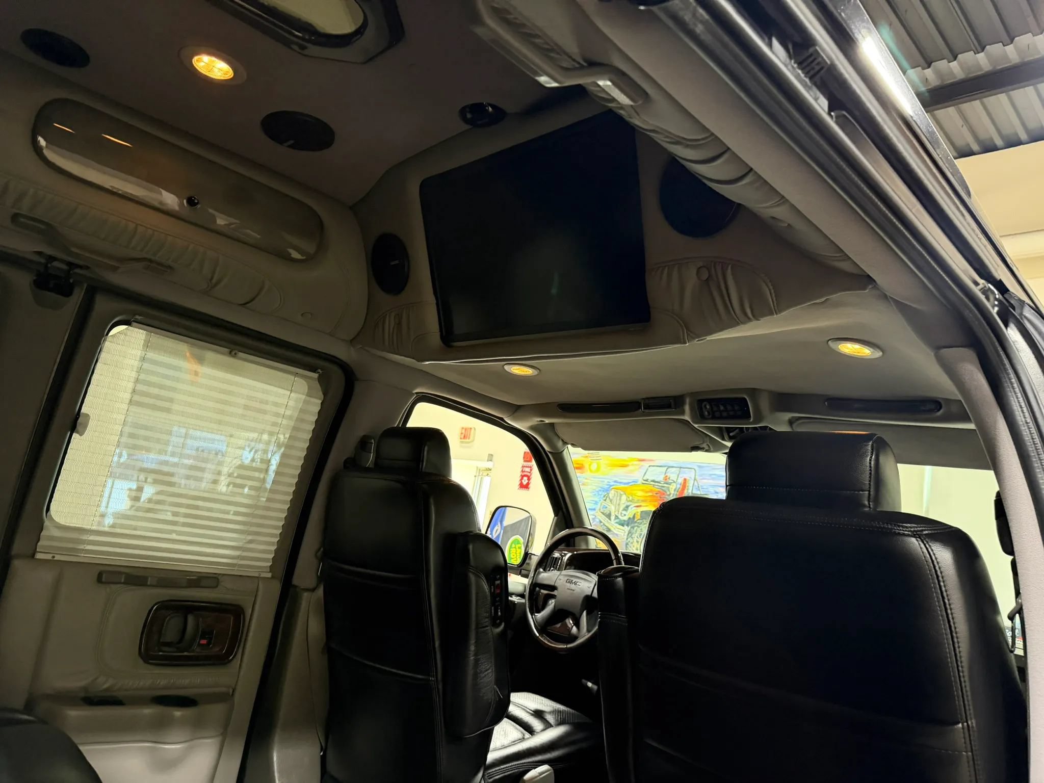 Used 2007 GMC Savana 1500 AWD w/ Preferred Equipment Group image 32