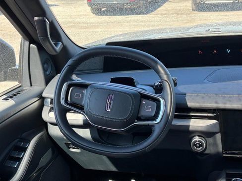 New 2026 Lincoln Navigator Reserve w/ Jet Appearance Package image 12