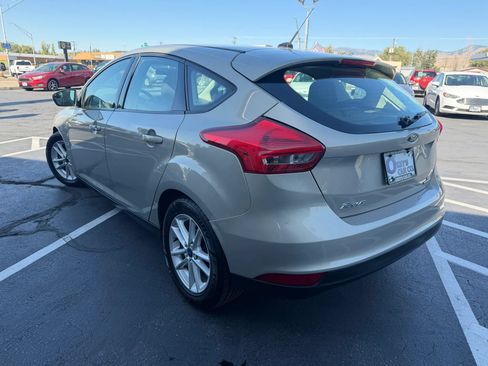 Used 2015 Ford Focus SE FWD image 6